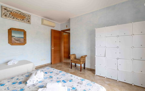 Casa Dolceconero: Floor, Flooring, Interior Design, Furniture, Apartment, Bedroom, Room, Bed, Bed Sheet, Ceiling