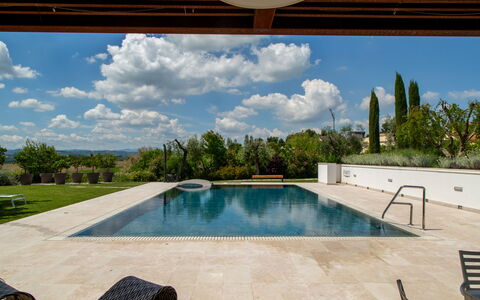 Villa Mulberry Garden - Esclusiva con Piscina Priv: Swimming Pool, Composite Material, Tile, Shade, Resort, Garden, Landscaping, Water Feature, Flagstone, Outdoor Furniture