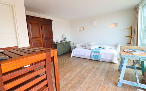 Sveva: Furniture, Flooring, Floor, Wood, Interior Design, Bed, Wood Flooring, Bedroom, Lighting, Room