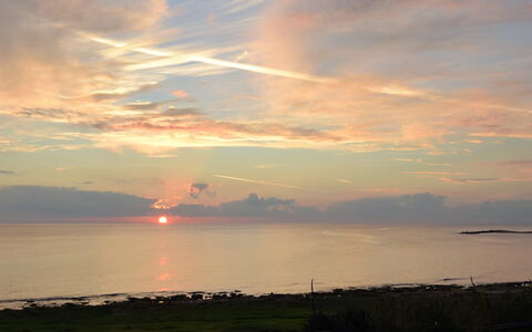 Il Favollo: Sky, Cloud, Horizon, Daytime, Water Resources, Afterglow, Sunset, Dusk, Orange