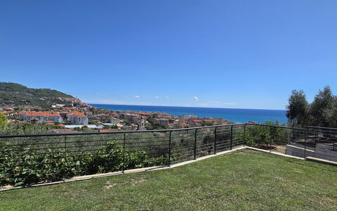 Villa Pineta della Rovere: Blue, Horizon, Sea, Coastal And Oceanic Landforms, Coast, Ocean, Fence, Balcony, Handrail, Tropics