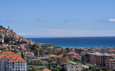 Villa Pineta della Rovere: Daytime, City, Horizon, Residential Area, Sea, Coast, Coastal And Oceanic Landforms, Human Settlement, Ocean, Tourist Attraction