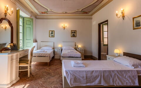 Cà Pendula: Ceiling, Interior Design, Floor, Bedroom, Room, Flooring, Lighting, Furniture, Bed Frame, Bed