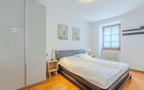 Edera: Bed, Interior Design, Bedroom, Furniture, Flooring, Floor, Wood, Room, Ceiling, Bed Sheet