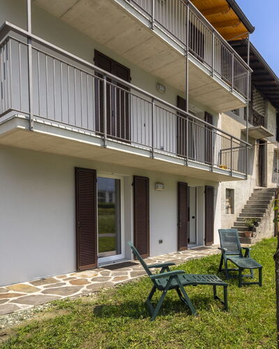 Isola Verde Garden Home: Balcony, Apartment, Porch, Shade, Hardwood, Villa, Handrail, Courtyard