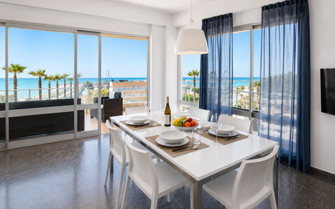 La Casa di Luigi: Furniture, Interior Design, Table, Apartment, Chair, Kitchen & Dining Room Table, Resort, Shade, Kitchen, Houseplant