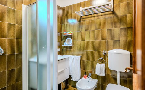 Riva&Lago: Flooring, Floor, Plumbing Fixture, Interior Design, Plumbing, Bathroom, Toilet, Toilet Seat, Sink, Tile