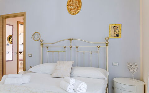 Sweet Loreto: Bed, Bedroom, Bedding, Interior Design, Bed Sheet, Furniture, Bed Frame, Floor, Linens, Lighting