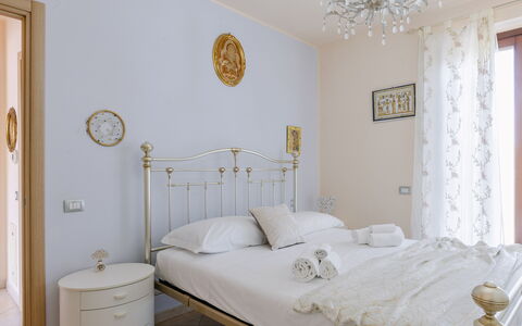 Sweet Loreto: Furniture, Bed, Bedroom, Interior Design, Bedding, Floor, Bed Sheet, Wood, Flooring, Room