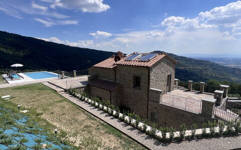 Villa Maddalena alla Guglielmesca: Swimming Pool, Leisure, Vacation, Outdoor Furniture, Villa, Mountain Village