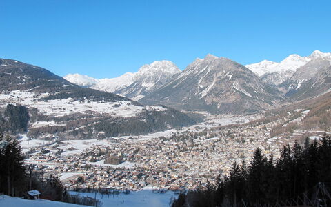 Bormio 37: Apartment, Architecture, Residential Area, Condominium, Composite Material, Urban Design, Balcony, Mixed-Use, Shade