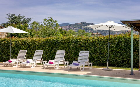 Il Cipresso, Casa dei Nonni, Cortona: Swimming Pool, Umbrella, Outdoor Furniture, Resort, Shade, Chair, Outdoor Table, Sunlounger, Eco Hotel, Landscaping