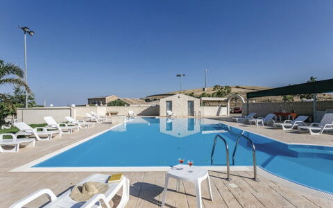 Antica Cascina 191: Swimming Pool, Shade, Hotel, Resort, Leisure Centre
