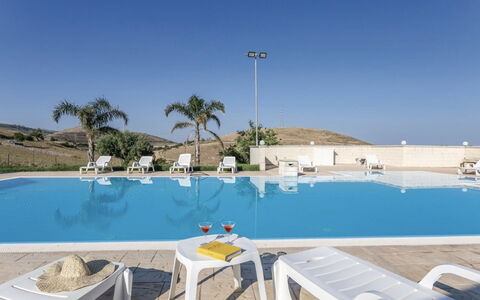 Antica Cascina 191: Swimming Pool, Resort, Hotel, Leisure Centre