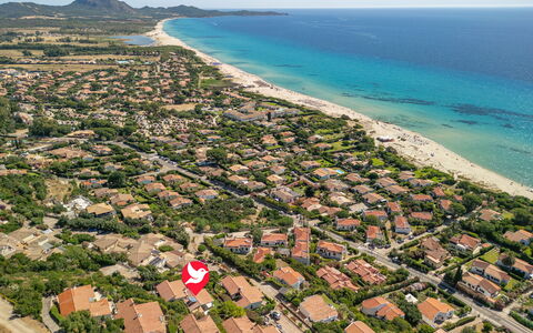 Mirarei: Family Car, Apartment, Luxury Vehicle, Mid-Size Car, Parking, Sedan, Compact Car, City Car