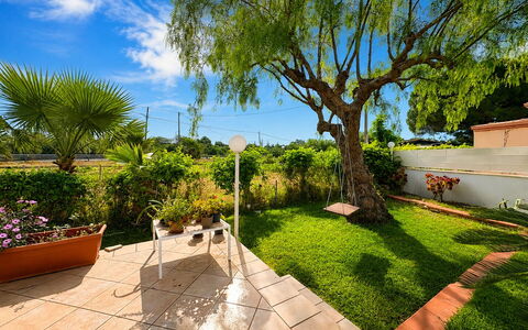 Le Vele della Contea: Leaf, Shrub, Garden, Shade, Lawn, Landscaping, Yard, Eco Hotel, Walkway