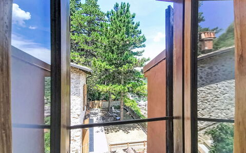 Domus Marsicana: Interior Design, Furniture, Wood, Flooring, Ceiling, Floor, Room, Lighting, Apartment, Table