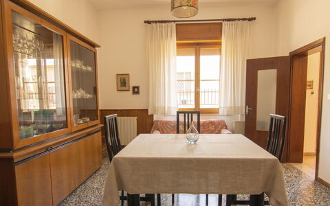 Vela Latina: Interior Design, Furniture, Wood, Flooring, Ceiling, Floor, Room, Lighting, Apartment, Table