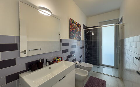 A Casa di Gio: Flooring, Plumbing Fixture, Floor, Interior Design, Bathroom, Plumbing, Tile, Sink, Bathroom Sink, Tap