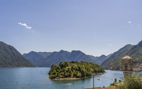 Next Comacina, Lago di Como with Garage: Water, Mountainous Landforms, Body Of Water, Mountain, Water Resources, Hill, Highland, Coastal And Oceanic Landforms, Watercourse, Waterway