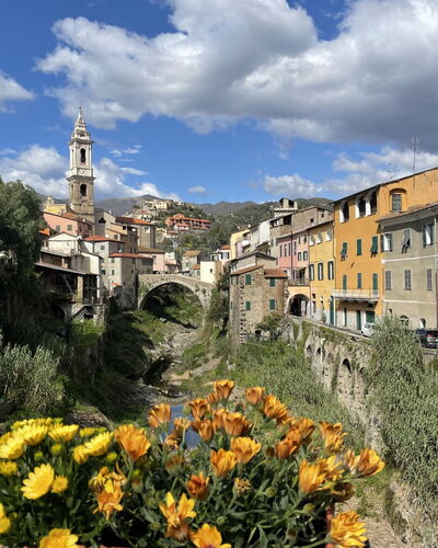 Oliver: Bridge, Building, City, Architecture, Arch Bridge, Neighbourhood, Arch, House, Human Settlement, Aqueduct