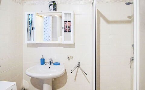 Boscolago: Plumbing Fixture, Bathroom, Bathroom Sink, Flooring, Sink, Floor, Plumbing, Interior Design, Mirror, Tap