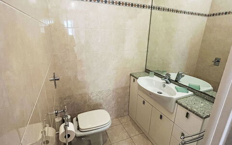 Rubens: Plumbing Fixture, Flooring, Bathroom, Floor, Bathroom Sink, Sink, Tap, Interior Design, Plumbing, Tile