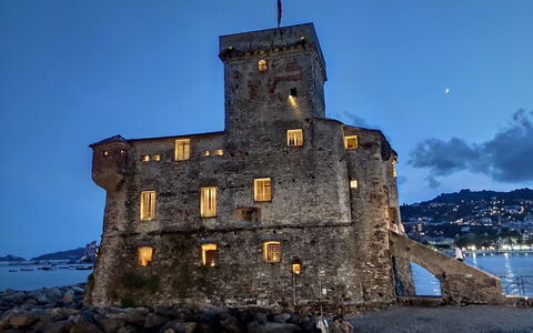 Rubens: Sea, Coastal And Oceanic Landforms, Coast, Castle, Ocean, Tourist Attraction, Wind Wave