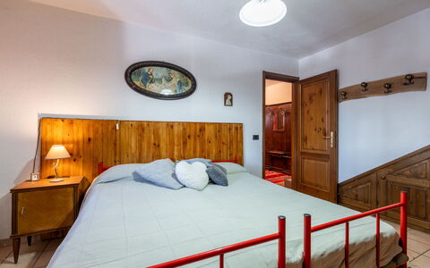 Les Combes 6: Furniture, Bed, Bedroom, Interior Design, Bed Sheet, Wood, Bedding, Room, Ceiling, Flooring