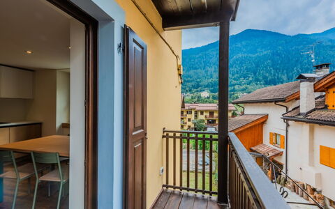 Ca' Alma Dolomia: Home, Interior Design, Apartment, Balcony, Ceiling, Wood Stain, Hardwood