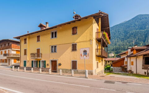 Ca' Alma Dolomia: Building, Window, Town, Residential Area, House, Facade, Neighbourhood, Home, Human Settlement, Urban Design