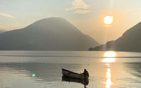 Sant'Agata: Water, Mountainous Landforms, Body Of Water, Mountain, Hill, Coastal And Oceanic Landforms, Highland, Sunrise, Lake, Boat
