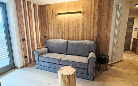 Vita Nova: Wood, Flooring, Floor, Furniture, Interior Design, Wood Flooring, Hardwood, Plank, Wood Stain, Room