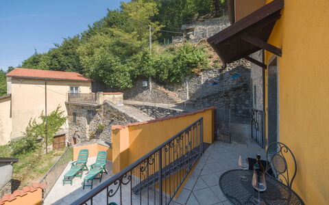 Casa Morgana: Wall, Home, Apartment, Balcony, Wood Stain, Stairs, Handrail, Houseplant, Baluster