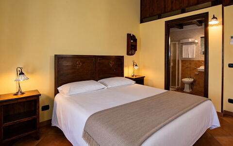 La Muraglia: Wall, Interior Design, Furniture, Wood, Ceiling, Floor, Flooring, Bed, Bedroom, Room