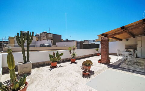 Dimora Avola Centro: Furniture, Interior Design, Flooring, Floor, Table, Wood, Ceiling, Chair, Room, Couch