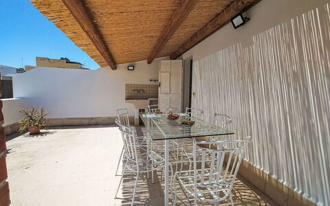 Dimora Avola Centro: Furniture, Interior Design, Flooring, Floor, Table, Wood, Ceiling, Chair, Room, Couch