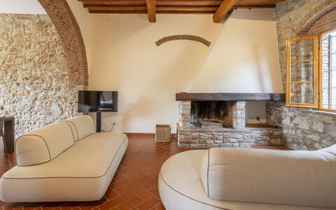 Casale delle Lupe, Campiglia Marittima: Wall, Interior Design, Furniture, Flooring, Floor, Ceiling, Lighting, Room, Home, Living Room
