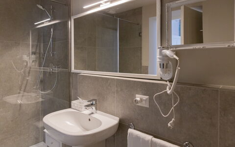 Relais Villa Mirandola: Interior Design, Flooring, Floor, Room, Ceiling, Plumbing Fixture, Plumbing, Bathroom, Sink, Tap