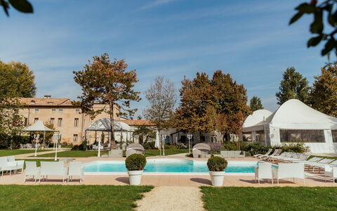 Relais Villa Mirandola: Swimming Pool, Garden, Estate, Landscaping, Yard, Courtyard, Shade, Lawn, Canopy, Outdoor Structure