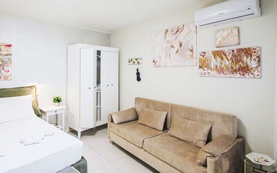 Accommodation:&nbsp;Terra 100.2