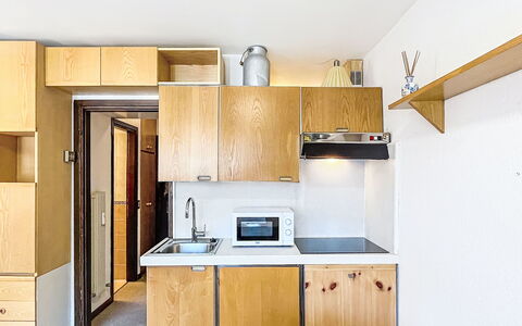 Presanella: Kitchen, Wood, Major Appliance, Kitchen Appliance, Flooring, Countertop, Interior Design, Cabinetry, Furniture, Floor
