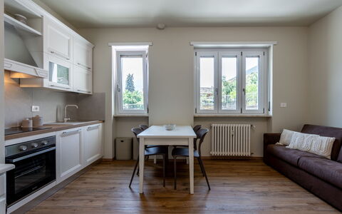 Raggio di Stella: Balcony, Wood Stain, Houseplant, Outdoor Furniture, Flowerpot