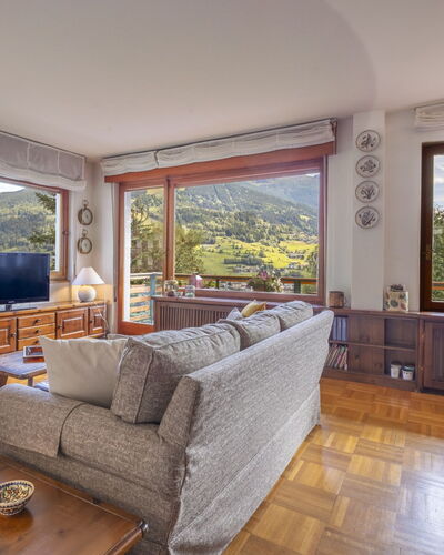 La Panoramica: Roof, Home, Siding, Cottage, Yard, Hardwood, Design, Garden Buildings, Wood Stain, Farmhouse