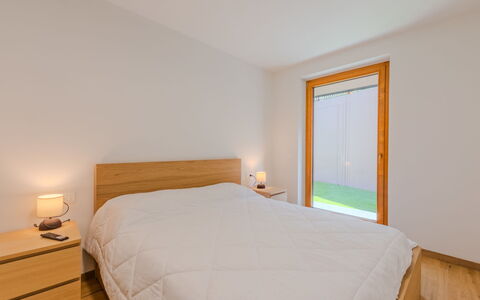La Corona: Interior Design, Wall, Flooring, Wood, Floor, Wood Flooring, Bedroom, Ceiling, Room, Bed