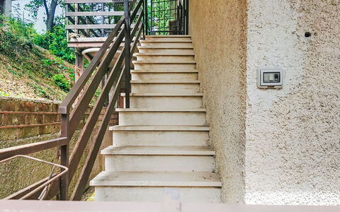 La Casa dei Cedri: Residential Area, Home, Apartment, Urban Design, Balcony, Shade, Daylighting, Plaster