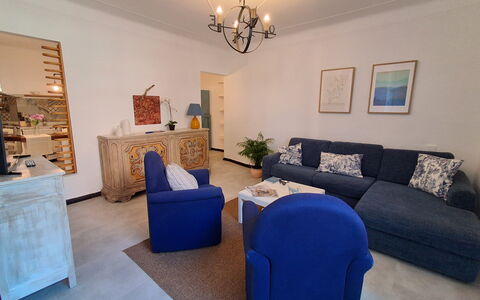 La Riva - Levanto: Furniture, Interior Design, Flooring, Couch, Wall, Floor, Wood, Room, Living Room, Ceiling