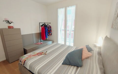 Lola Home - Levanto: Furniture, Wood, Bedroom, Flooring, Interior Design, Floor, Bed, Bed Sheet, Room, Bedding