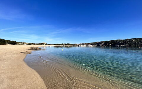 Vacanze Levante: Blue, Water, Body Of Water, Natural Environment, Beach, Horizon, Summer, Coast, Coastal And Oceanic Landforms
