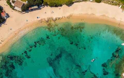Vacanze Levante: Body Of Water, Beach, Coast, Coastal And Oceanic Landforms, Sea, Shore, Ocean, Tropics, Cove, Sand